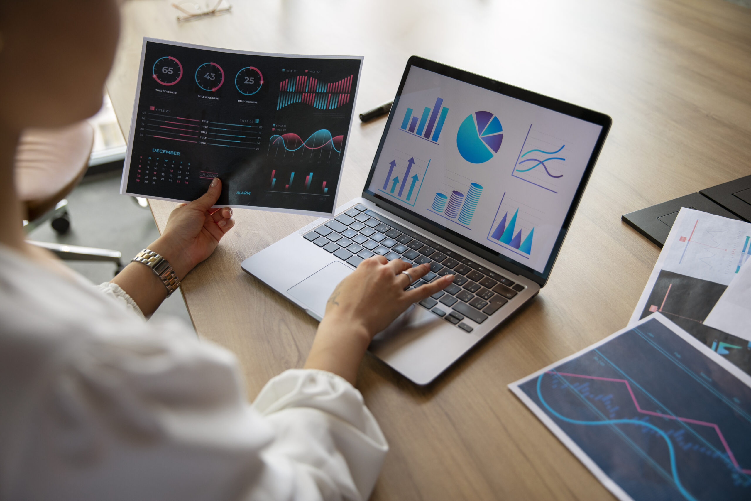 Muitos empreendedores ainda perdem noites de sono mergulhados em burocracias fiscais e documentos físicos, sem perceber que a solução para essa sobrecarga está a poucos cliques de distância. A transição para o ambiente digital não é mais uma tendência de futuro, mas uma necessidade imediata para quem busca competitividade e segurança. Ter o suporte de um contador digital significa unir a precisão tecnológica à expertise humana, garantindo que o seu negócio esteja sempre em conformidade sem que você precise sair do escritório.